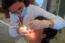 Dott.ssa Tamara-lavoro con laser
